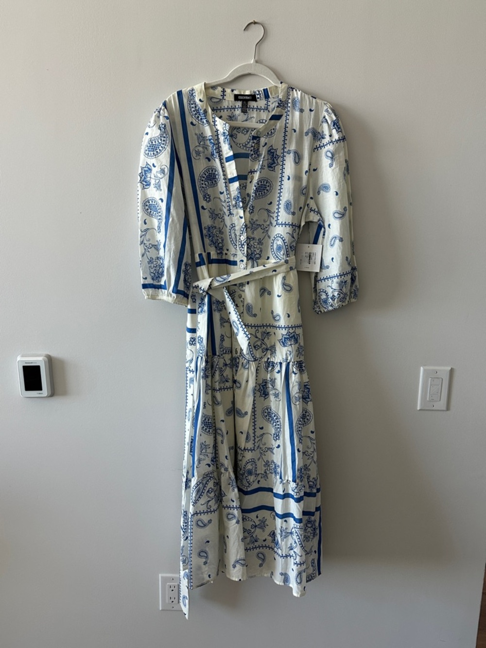 Ellen Tracy Blue and White Paisley Midi Wrap Dress Large